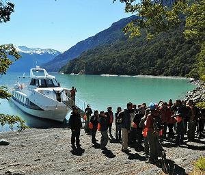 Descenso en Bahía Toro, ubicado dentro del Seno Mayo del Lago Argentino