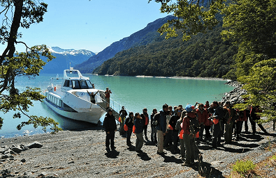 Descenso en Bahía Toro, ubicado dentro del Seno Mayo del Lago Argentino
