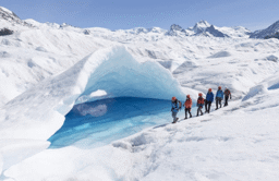 Trekking sobre hielo en el centro del glaciar Perito Moreno